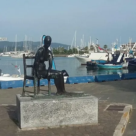 Il Golfo E I Limoni 아파트 *